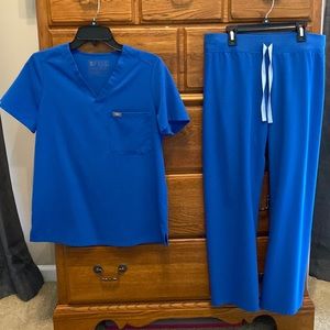 Figs royal blue petite small scrub set